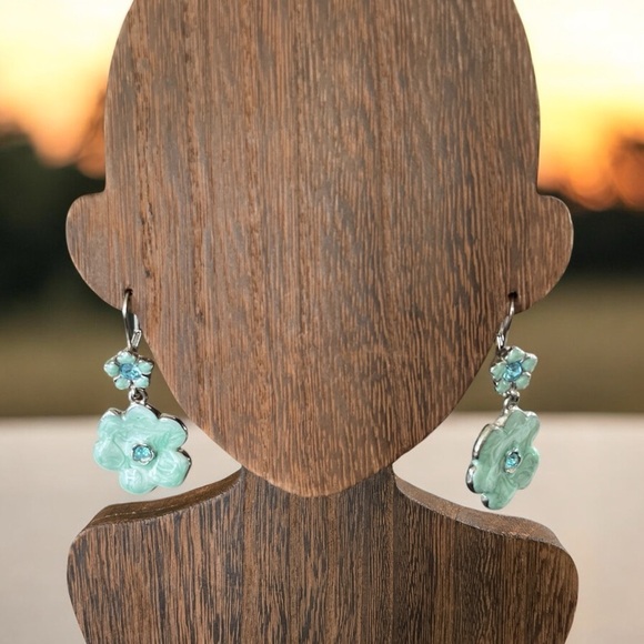 Vintage Double Flower Green/Blue Enamel Earrings.
Silver Tone. - Picture 2 of 7